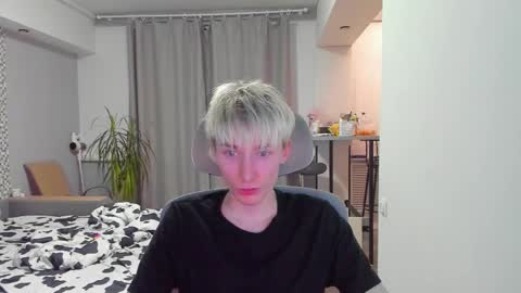 vibemygirl online show from 12/05/25, 12:03