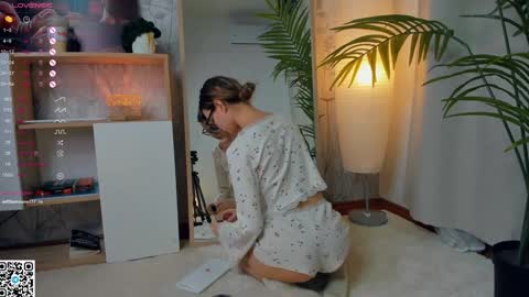 Snapshot of vibes_of_joy chatting on 02/08/25, 11:12 Mikky online show from 02/08/25, 11:12