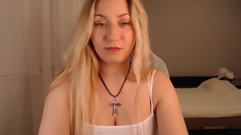 Amelia online show from 01/15/25, 06:40