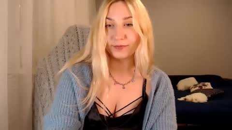 Amelia online show from 09/17/25, 05:47