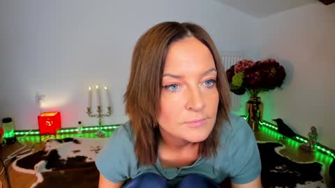 ViciousQueenu can call me Laura online show from 11/10/25, 08:02