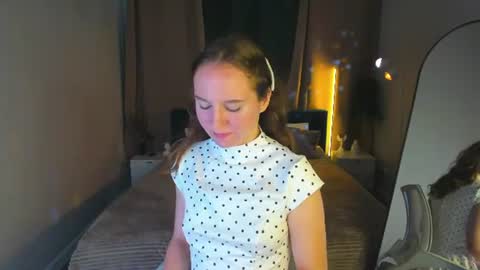 vicki_milles online show from 07/18/26, 08:40