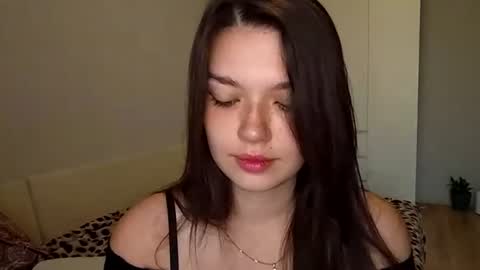 Snapshot of vicki_queen chatting on 06/25/26, 05:12 Lina online show from 06/25/26, 05:12