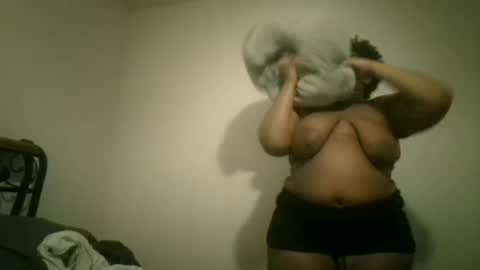 Snapshot of vickiryder56 chatting on 06/26/26, 03:00 vickiryder56 online show from 06/26/26, 03:00