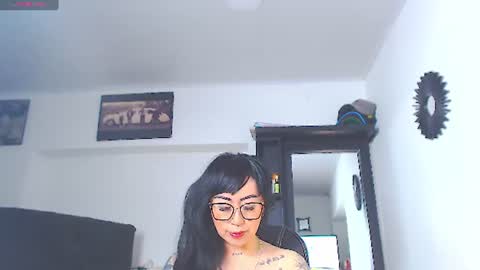 Snapshot of vicky_hotmilf chatting on 07/13/26, 03:15 Vicky online show from 07/13/26, 03:15