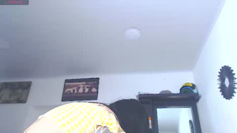 Snapshot of vicky_hotmilf chatting on 07/21/26, 11:23 Vicky online show from 07/21/26, 11:23