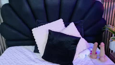 Snapshot of vicky_lopezz_ chatting on 05/16/26, 02:19 vicky_lopezz_ online show from 05/16/26, 02:19