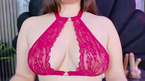 Snapshot of vicky_lopezz_ chatting on 05/20/26, 01:56 vicky_lopezz_ online show from 05/20/26, 01:56