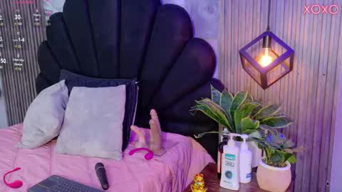 Snapshot of vicky_lopezz_ chatting on 05/31/26, 02:09 vicky_lopezz_ online show from 05/31/26, 02:09