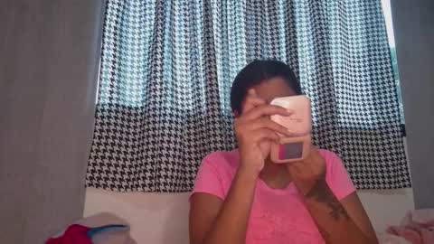 vickyhm22 online show from 09/27/25, 10:42