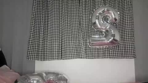 vickyhm22 online show from 10/27/25, 08:29