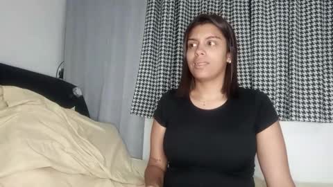 vickyhm22 online show from 12/04/25, 06:12