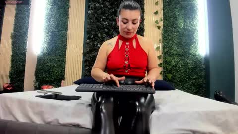 Vicky online show from 02/10/26, 09:08