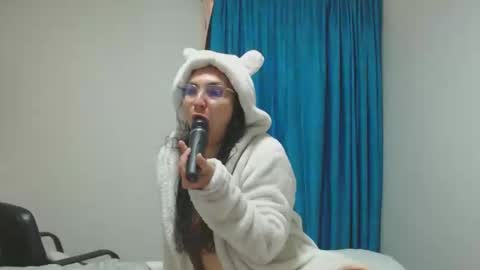 vickyjuice1 online show from 02/09/26, 03:38