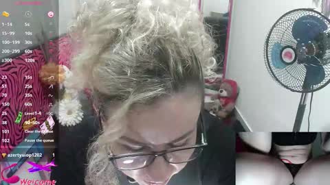 Valentina online show from 11/25/25, 07:58