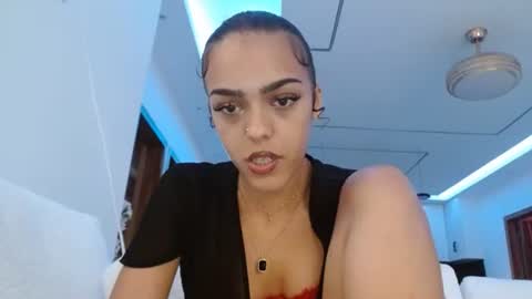 Snapshot of vickyyyx chatting on 04/25/26, 10:18 Goddess Victory online show from 04/25/26, 10:18