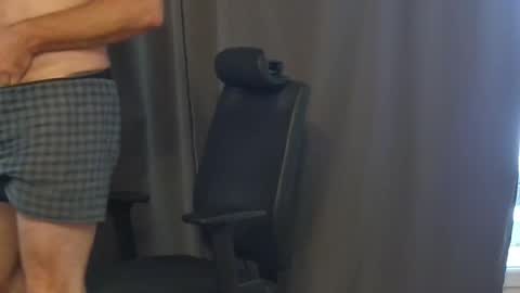 Snapshot of vicretro74 chatting on 11/18/25, 01:37 Vic online show from 11/18/25, 01:37