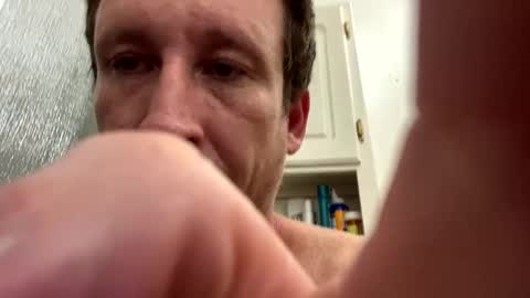 Snapshot of vicrobertson595 chatting on 10/07/25, 03:58 vicrobertson595 online show from 10/07/25, 03:58