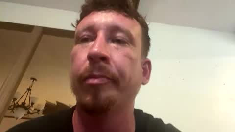 Snapshot of vicrobertson595 chatting on 10/27/25, 04:55 vicrobertson595 online show from 10/27/25, 04:55