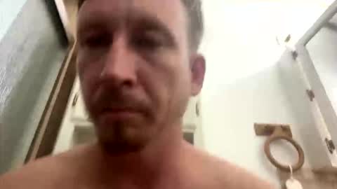 Snapshot of vicrobertson595 chatting on 10/28/25, 06:06 vicrobertson595 online show from 10/28/25, 06:06