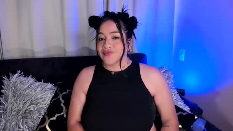 Snapshot of vicserna chatting on 03/08/25, 06:47 Victoria Serna online show from 03/08/25, 06:47