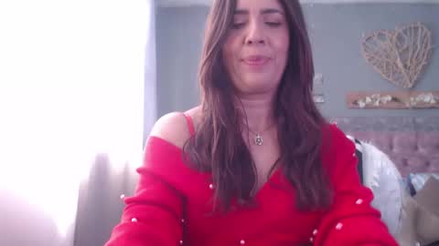 Snapshot of victoria25_meester chatting on 12/16/24, 03:43 Hi guys   Im victoria  Be the one who can control me in PVT online show from 12/16/24, 03:43