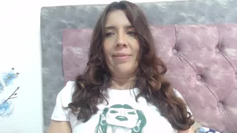 Snapshot of victoria25_meester chatting on 01/04/25, 04:22 Hi guys   Im victoria  Be the one who can control me in PVT online show from 01/04/25, 04:22