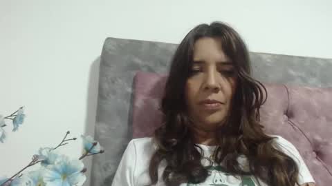 Snapshot of victoria25_meester chatting on 01/04/25, 10:45 Hi guys   Im victoria  Be the one who can control me in PVT online show from 01/04/25, 10:45