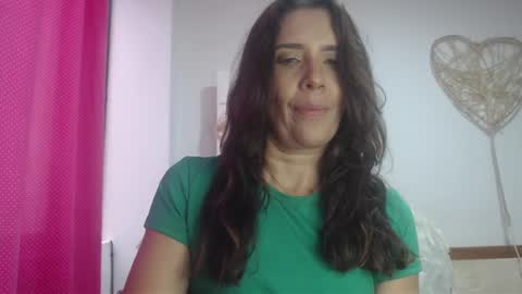 Snapshot of victoria25_meester chatting on 01/12/25, 04:40 Hi guys   Im victoria  Be the one who can control me in PVT online show from 01/12/25, 04:40