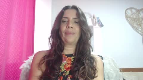 Snapshot of victoria25_meester chatting on 01/17/25, 03:43 Hi guys   Im victoria  Be the one who can control me in PVT online show from 01/17/25, 03:43