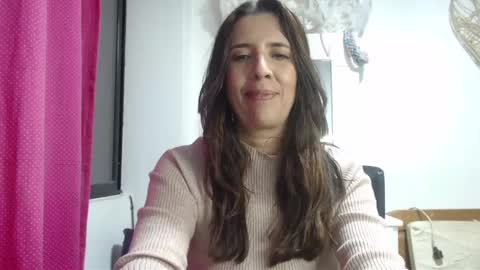 Snapshot of victoria25_meester chatting on 01/21/25, 11:13 Hi guys   Im victoria  Be the one who can control me in PVT online show from 01/21/25, 11:13