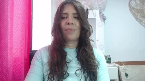 Snapshot of victoria25_meester chatting on 02/02/25, 03:39 Hi guys   Im victoria  Be the one who can control me in PVT online show from 02/02/25, 03:39