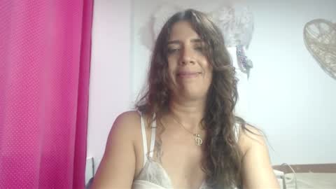 Snapshot of victoria25_meester chatting on 02/08/25, 09:46 Hi guys   Im victoria  Be the one who can control me in PVT online show from 02/08/25, 09:46