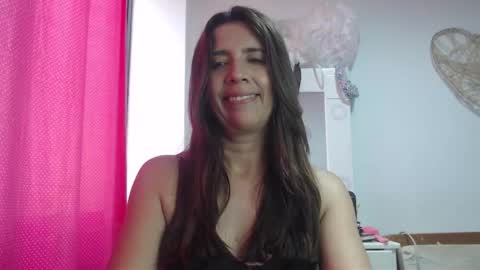 Snapshot of victoria25_meester chatting on 02/11/25, 06:33 Hi guys   Im victoria  Be the one who can control me in PVT online show from 02/11/25, 06:33