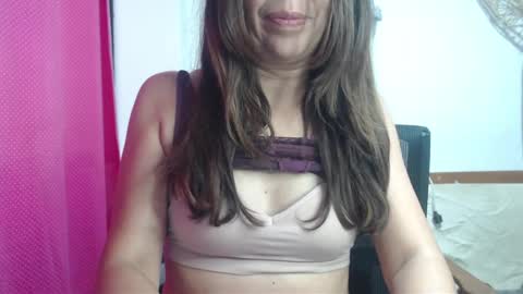 Snapshot of victoria25_meester chatting on 02/11/25, 10:18 Hi guys   Im victoria  Be the one who can control me in PVT online show from 02/11/25, 10:18