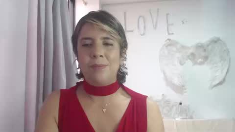 Snapshot of victoria25_meester chatting on 09/24/25, 03:26 Hi guys   Im victoria  Be the one who can control me in PVT online show from 09/24/25, 03:26