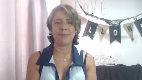 Snapshot of victoria25_meester chatting on 10/11/25, 03:32 Hi guys   Im victoria  Be the one who can control me in PVT online show from 10/11/25, 03:32