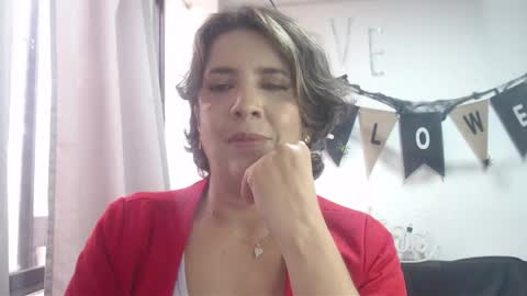 Snapshot of victoria25_meester chatting on 10/19/25, 07:47 Hi guys   Im victoria  Be the one who can control me in PVT online show from 10/19/25, 07:47