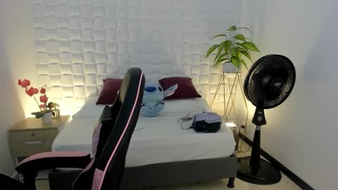 victoria online show from 02/16/26, 04:19