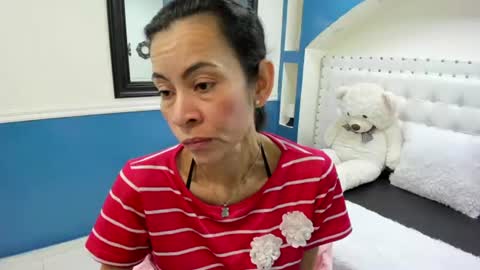 Victoria  grey  online show from 07/31/26, 05:12