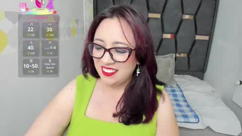  V I C T O R I A   online show from 09/25/25, 11:58