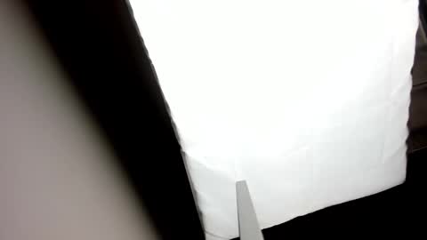  V I C T O R I A   online show from 10/16/25, 11:55