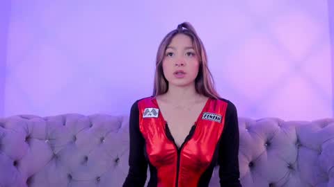 Snapshot of victoria_adams14 chatting on 02/04/25, 12:22 Victoria for you online show from 02/04/25, 12:22