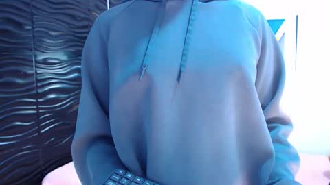 Victoria online show from 09/19/25, 11:22