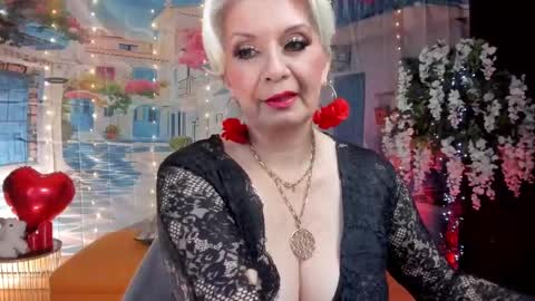 diorvictoria9 online show from 03/08/25, 08:25