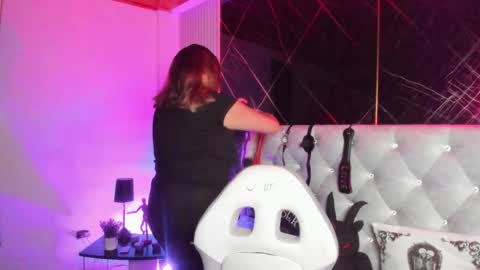 victoria_floyd1 online show from 01/06/26, 08:45