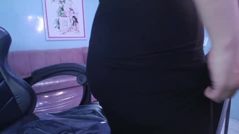 Victoria online show from 09/18/25, 01:35