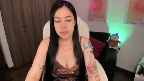 Victoria  online show from 11/11/25, 02:44