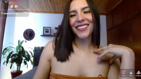 Snapshot of victoria_martelo chatting on 02/10/25, 04:25 VICTORIA MARTELO online show from 02/10/25, 04:25