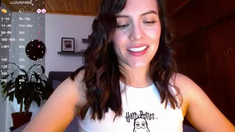 Snapshot of victoria_martelo chatting on 09/18/25, 05:04 VICTORIA MARTELO online show from 09/18/25, 05:04